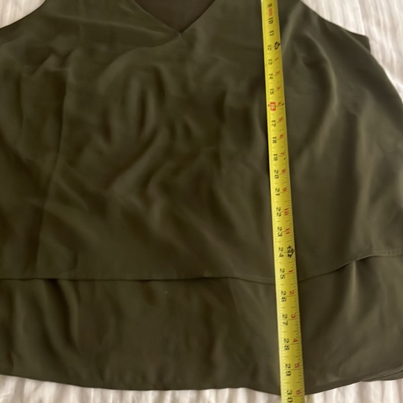 Michael Kors hunter green sleeveless blouse size 2X - Picture 7 of 7